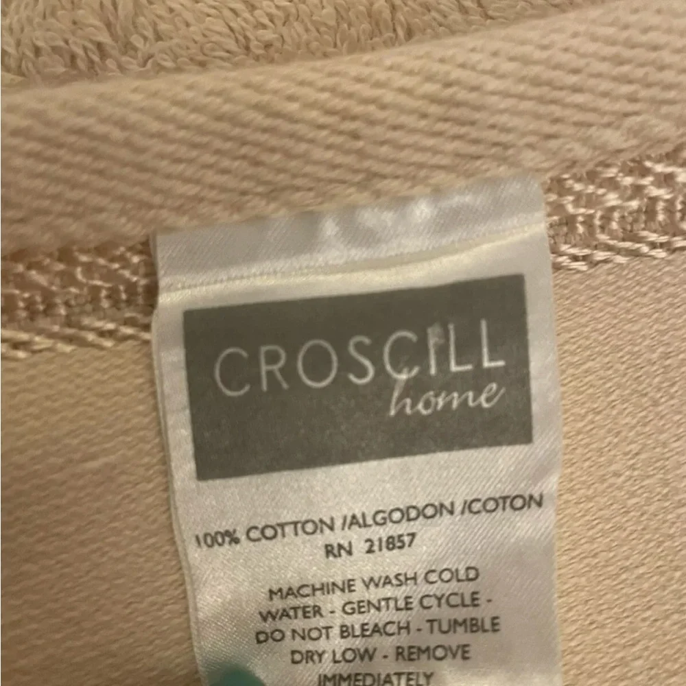 CROSCILL Cream Brocade Gold Decorative Hand Towels 25x 45